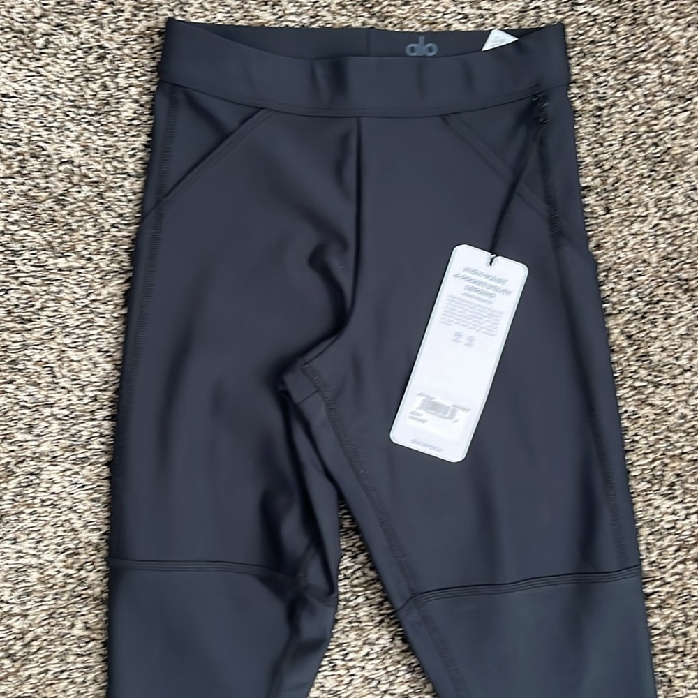 Alo Yoga Black High Waist Utility Legging, NWT - Picture 8 of 10